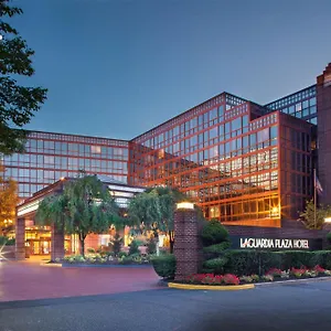 Laguardia Plaza США